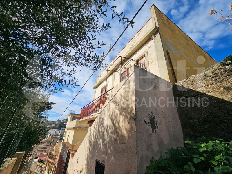 Trilocale in Vendita a Messina, 30'000&euro;, 85 m²