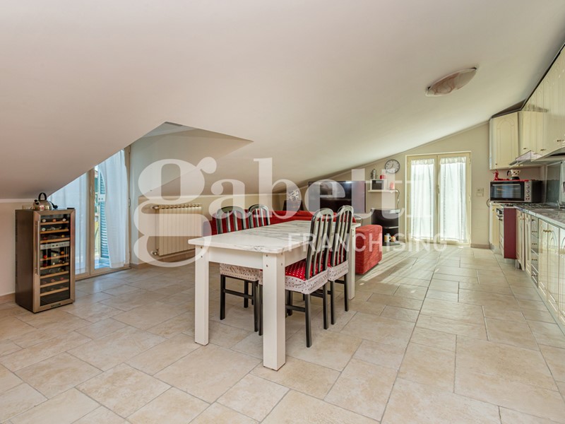 Attico in Vendita a Mugnano di Napoli, 145'000&euro;, 105 m²