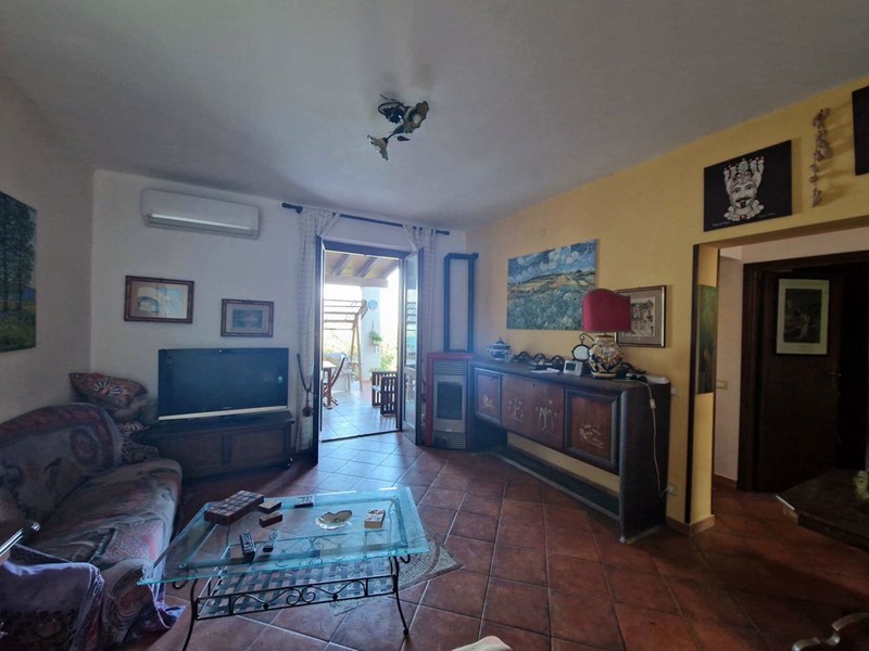 Villa bifamiliare in Vendita a Trappeto, 185'000€, 100 m²