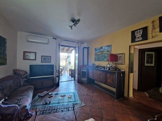 Villa bifamiliare in Vendita a Trappeto, 185'000€, 100 m²