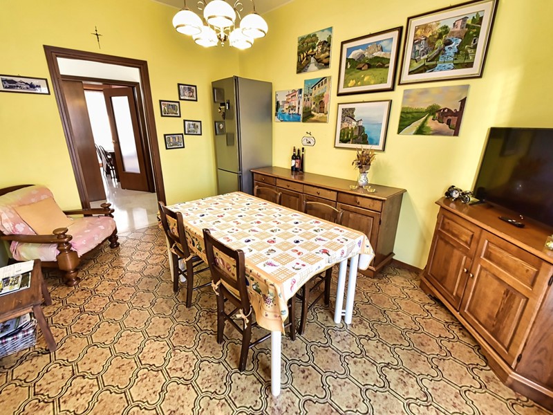 Trilocale in Vendita a Paderno Dugnano, 220'000&euro;, 121 m², con Box