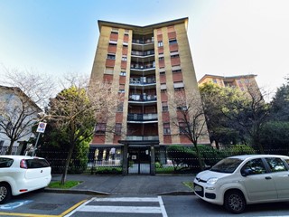 Trilocale in Vendita a Paderno Dugnano, 215'000&euro;, 90 m², con Box