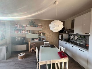 Bilocale in Vendita a Stradella, 115'000&euro;, 70 m², con Box