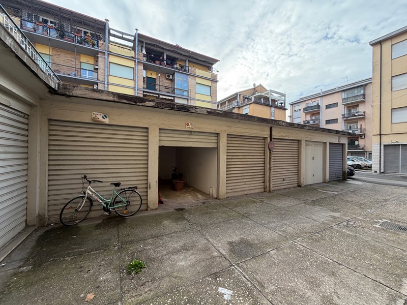 Box in Vendita a Terni, 15'000&euro;, 12 m²