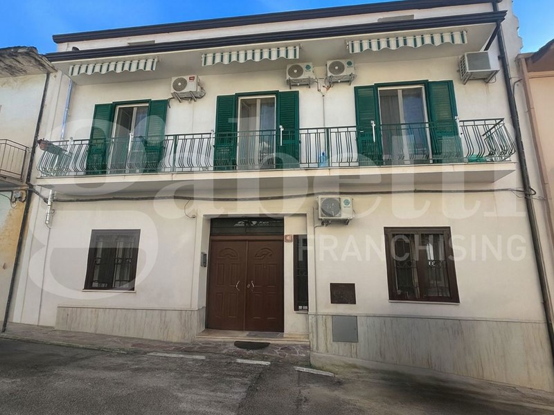 Casa Indipendente in Vendita a Pignataro Maggiore, 175'000&euro;, 185 m²