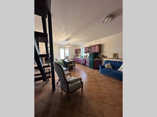 Casa Semi Indipendente in Vendita a Montecastrilli, zona Castel Dell'aquila, 160'000€, 120 m², arredato