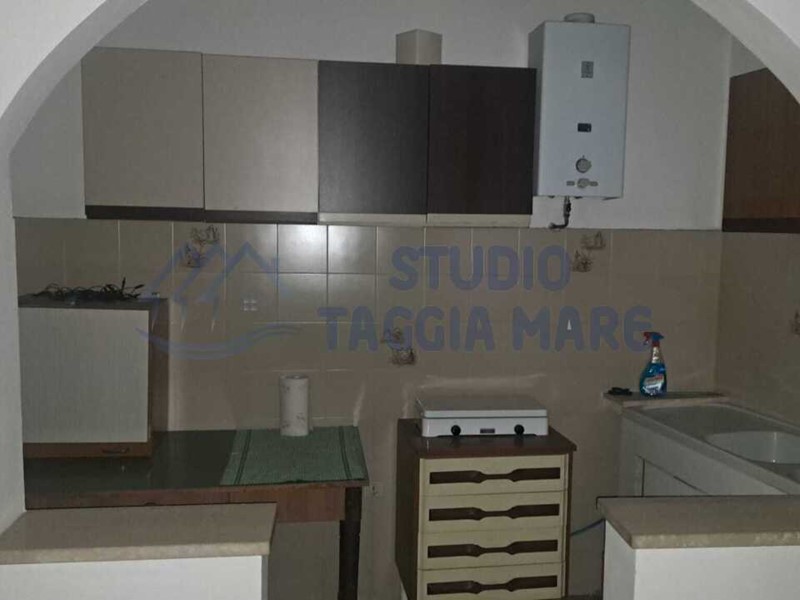 Bilocale in Vendita a Badalucco, 60'000&euro;, 60 m², arredato