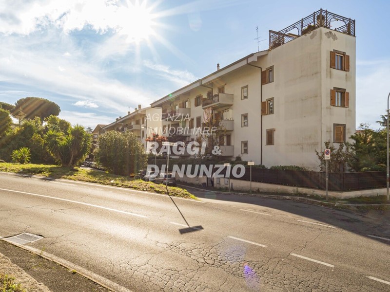 Quadrilocale in Vendita a Marino, 195'000€, 75 m², con Box