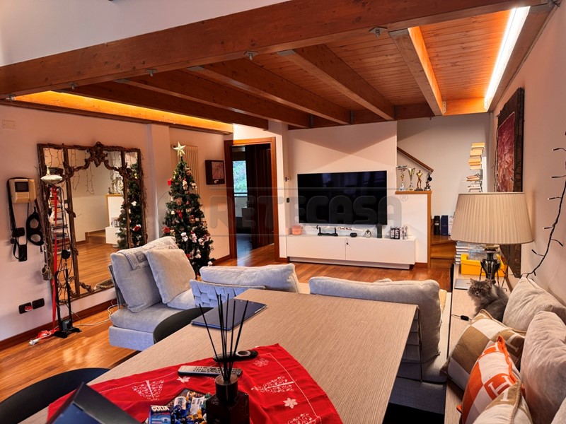 Quadrilocale in Vendita a Mirano, 430'000€, 120 m², arredato, con Box