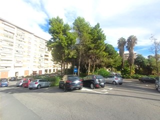Quadrilocale in Vendita a Catania, 95'000&euro;, 98 m²