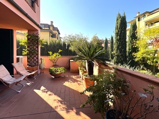 Quadrilocale in Vendita a Prato, zona Galciana, 325'000€, 110 m², con Box