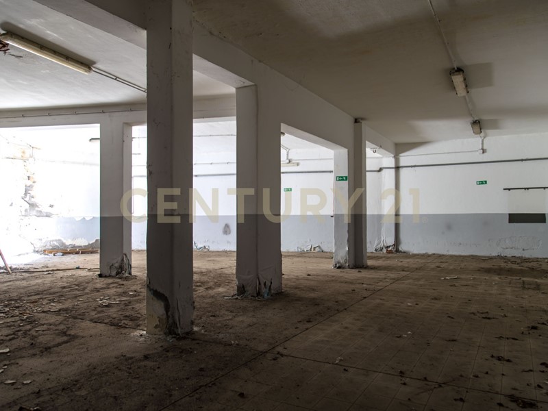 Immobile commerciale in Vendita a Catania, 170'000&euro;, 599 m²