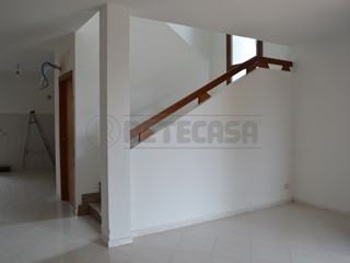 Casa Semi Indipendente in Affitto a Lonigo, 1'200&euro;, 210 m², arredato, con Box