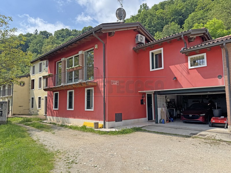 Casa Semi Indipendente in Vendita a Valdagno, 275'000&euro;, 150 m², con Box