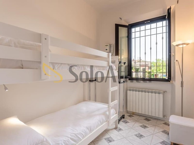 Trilocale in Affitto a Lucca, 850€, 61 m², arredato