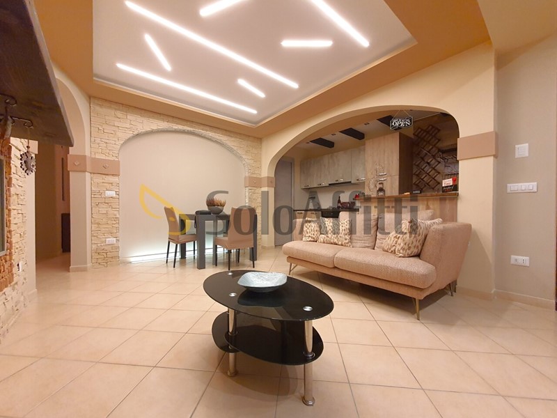 Trilocale in Affitto a Catanzaro, zona Campagnella - Signorello, 550€, 75 m², arredato