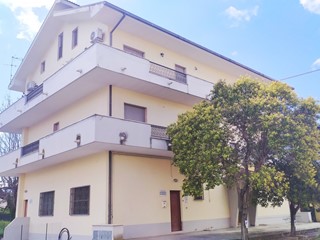 Quadrilocale in Vendita a Manoppello, zona Scalo, 89'000&euro;, 96 m²