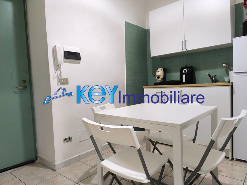 Monolocale in Vendita a Pozzuoli, zona VIA ROMA 80078, 70'000&euro;, 30 m²