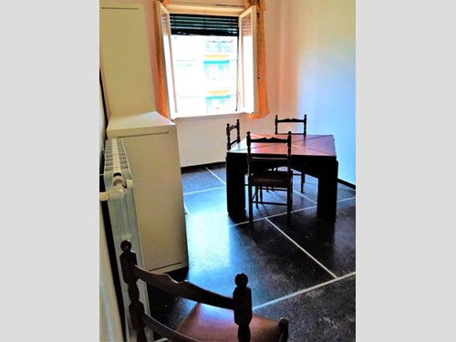 Appartamento in Vendita a Rapallo, zona GOLF, 135'000&euro;, 75 m², arredato