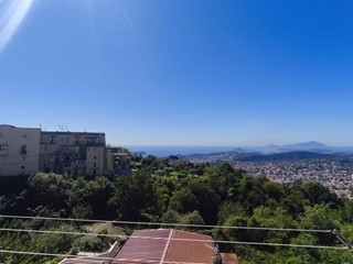 Quadrilocale in Vendita a Napoli, 150'000€, 100 m²