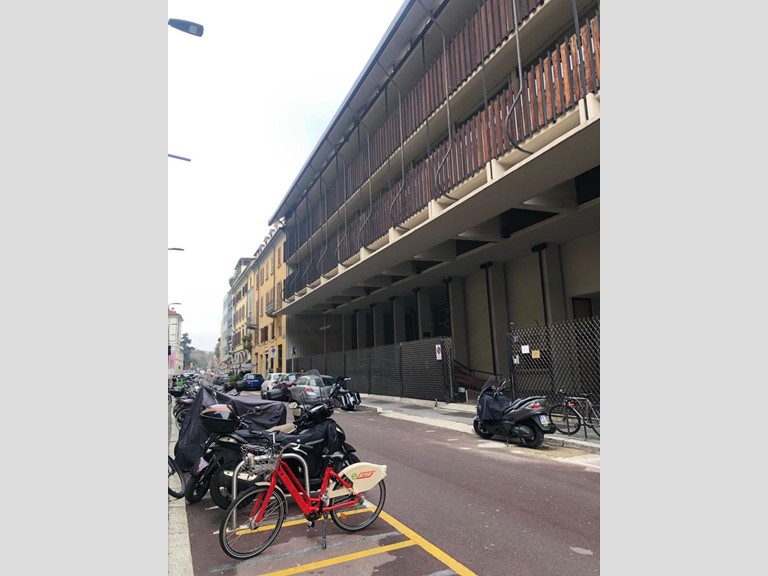 Appartamento in Affitto a Milano, 625€, 160 m²