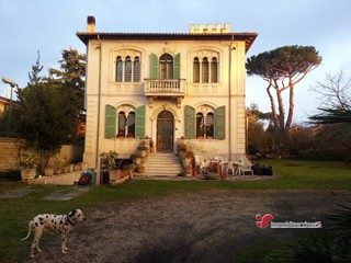 Villa in Vendita a Grottaferrata, 266 m²
