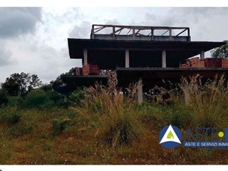 Casale in Vendita a Priverno, 70'500&euro;, 1675 m²