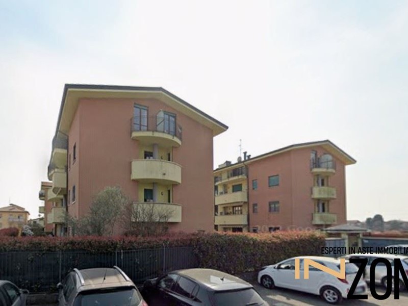 Trilocale in Vendita a Seregno, 180'000&euro;, 88 m²