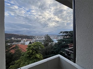 Quadrilocale in Affitto a Trieste, 980€, 90 m²