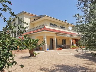 Appartamento in Vendita a Santi Cosma e Damiano, 365'000&euro;, 600 m²