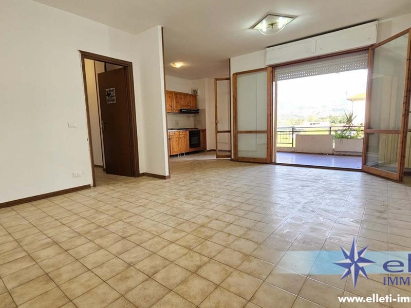 Trilocale in Vendita a Massa, zona Ricortola, 197'000&euro;, 80 m², arredato