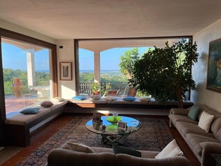 Villa in Vendita a Castelnuovo Magra, 850'000€, 450 m², con Box