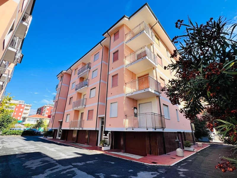 Trilocale in Vendita a San Bartolomeo al Mare, 240'000&euro;, 73 m²