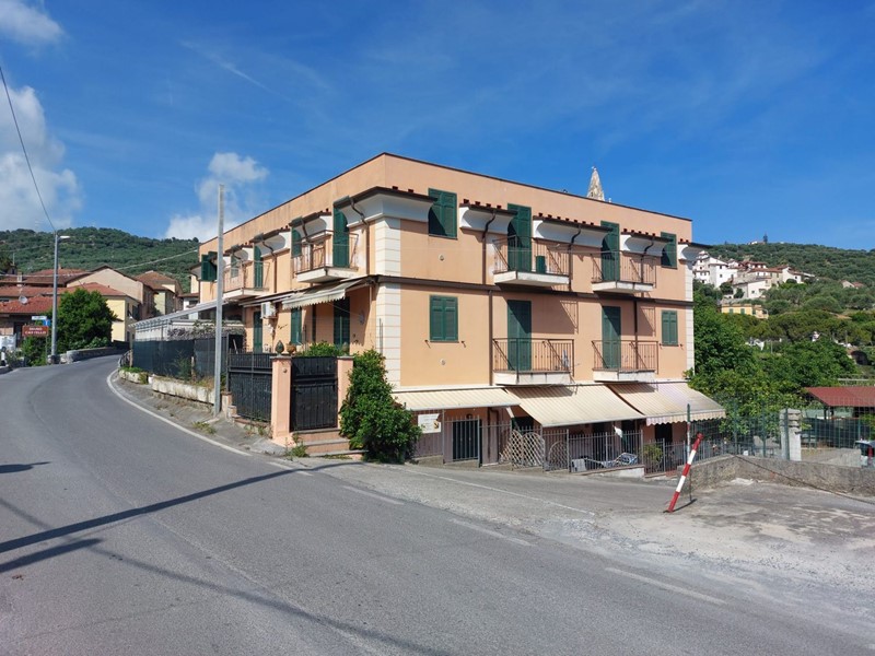 Trilocale in Vendita a Diano Castello, 165'000&euro;, 68 m²