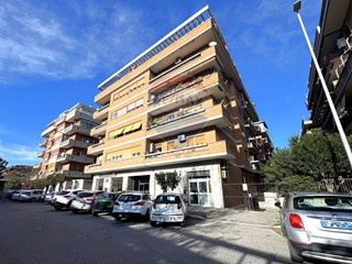 Bilocale in Vendita a Roma, 185'000€, 80 m²