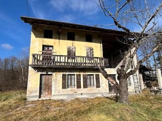 Casa Indipendente in Vendita a Feltre, 155'000&euro;, 250 m²