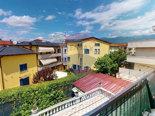 Appartamento in Vendita a Villafranca in Lunigiana, 350'000&euro;, 160 m²