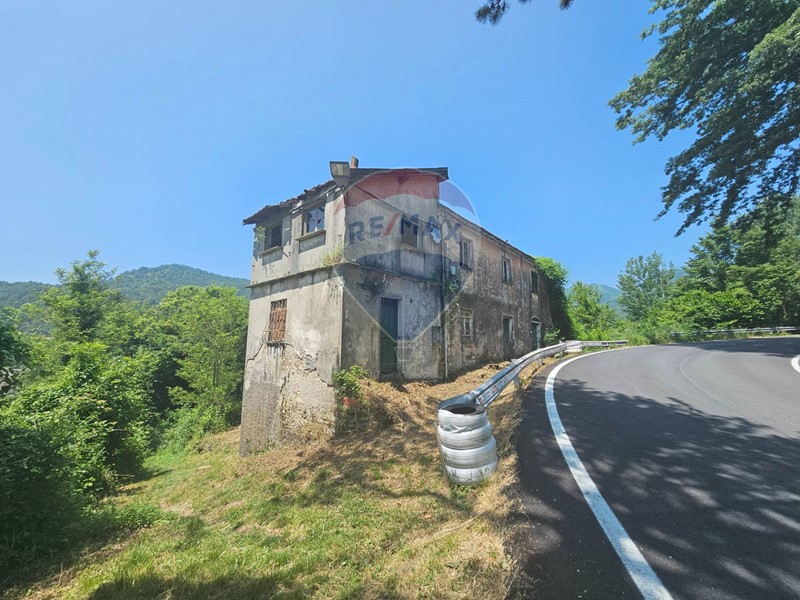 Rustico in Vendita a Torriglia, 25'000&euro;, 254 m²