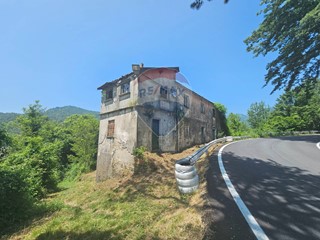 Rustico in Vendita a Torriglia, 25'000&euro;, 254 m²