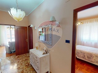 Trilocale in Vendita a Serra Riccò, 79'000&euro;, 94 m²