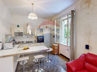 Trilocale in Vendita a Genova, 89'000&euro;, 67 m²