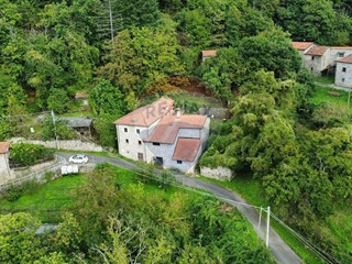 Rustico in Vendita a Comano, 120'000&euro;, 229 m²