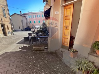 Appartamento in Vendita a Brugnato, 99'000&euro;, 104 m²