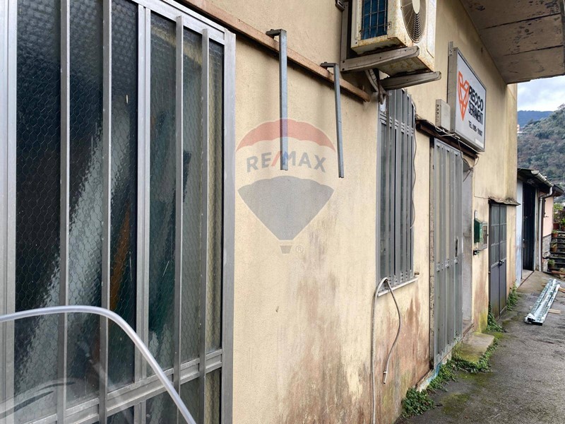 Attività commerciale in Vendita a Recco, 29'000&euro;, 149 m²