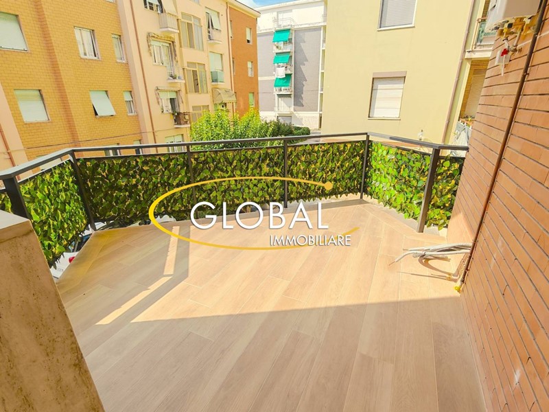 Trilocale in Vendita a Ancona, 210'000€, 90 m²