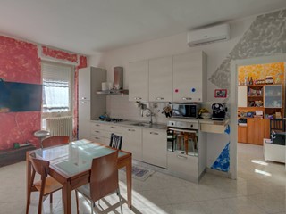 Appartamento in Vendita a Torino, 155'000€, 90 m²