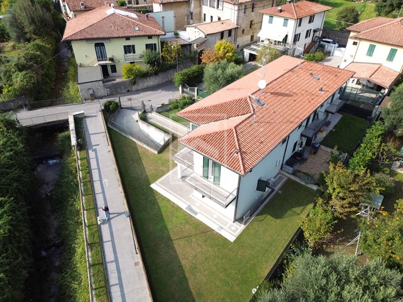 Casa Semi Indipendente in Vendita a Salò, 690'000&euro;, 139 m²