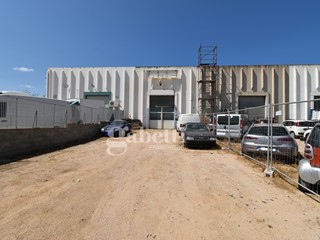 Capannone in Vendita a Olbia, 310'000&euro;, 300 m²