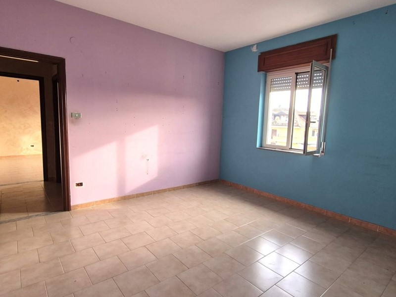 Trilocale in Vendita a Giugliano in Campania, 135'000&euro;, 90 m²