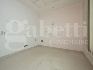 Laboratorio in Vendita a Rovigo, 330'000€, 383 m²